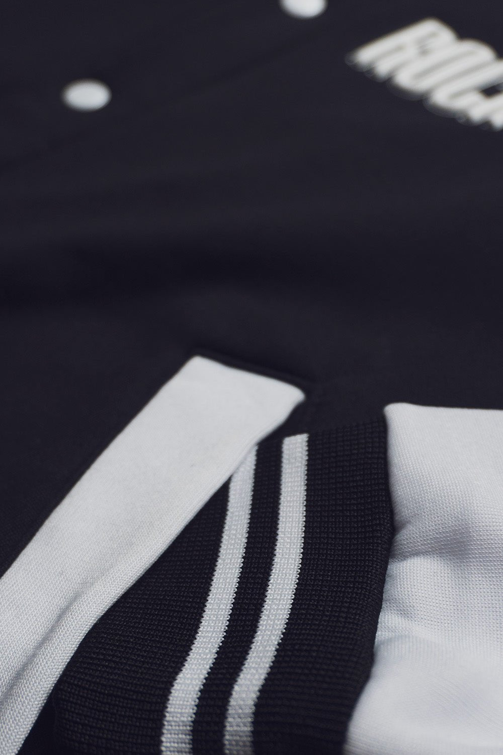 C h a m a r r a R o c k y L e g a c y U n i v e r s i t a r i a - Heredia Clothing