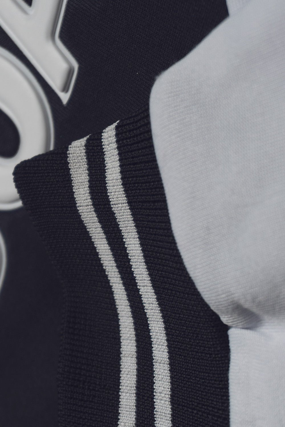 C h a m a r r a R o c k y L e g a c y U n i v e r s i t a r i a - Heredia Clothing