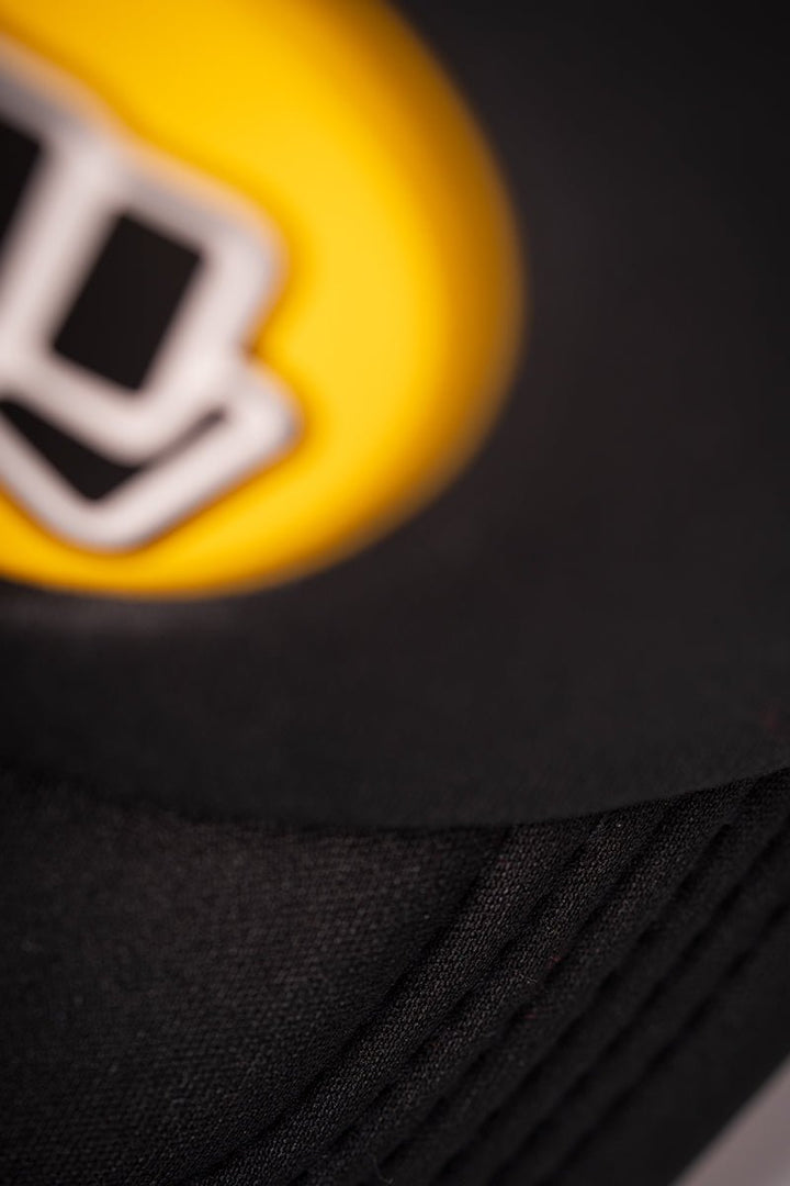 Gorra Strike First - Heredia Clothing