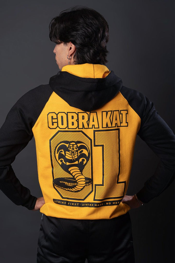 Sudadera Strike First - Heredia Clothing