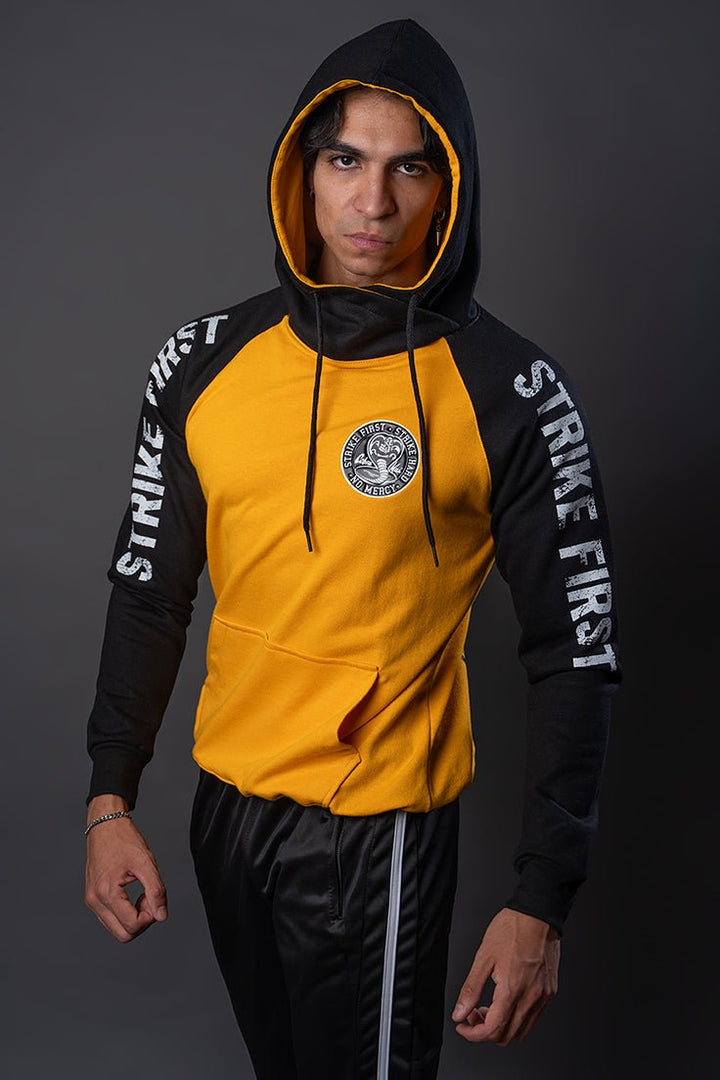 Sudadera Strike First - Heredia Clothing