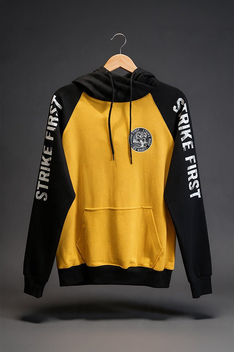 Sudadera Strike First - Heredia Clothing