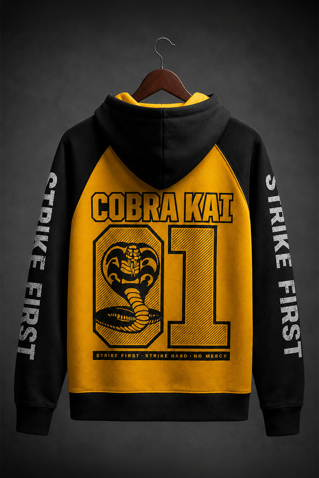 Sudadera Strike First